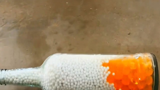 楼梯滚瓶子爆破解压时刻