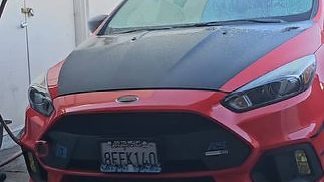 步入中年，开始失眠，那周末早上不跑山的话，有什么好做呢？起床来洗车吧，把车洗干净，也是中年生活的一种