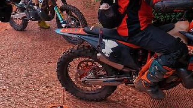 #爱越野爱生活 #禄劝祥通骑士服务站 #越野摩托车 人迟早都要上山的，比如我们这些娘炮最爱上山了 