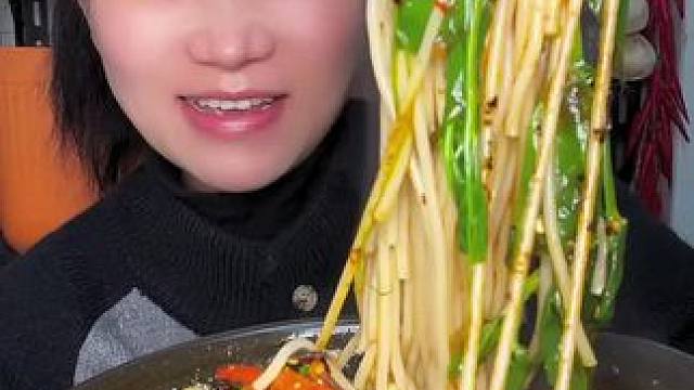 #爆辣 #纯手工红薯粉条 #红薯粉 #嗦粉