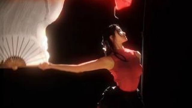 如果信仰有颜色，那一定是中国红。国庆快乐呀～#舞蹈 #光亮 #国庆就是要趴ssion