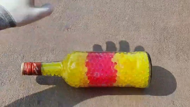 楼梯滚瓶子爆破解压时刻