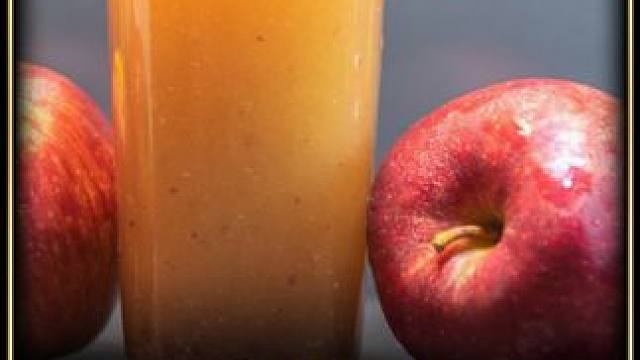 纯鲜榨的苹果汁，果然好喝！#苹果汁   #好喝不贵   #饮品推荐
