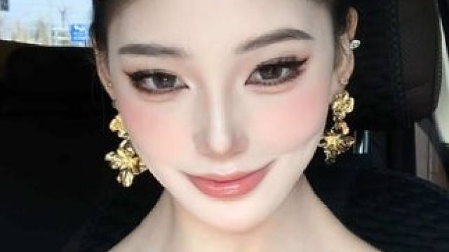 学会这个妆 让你美得轻而易举 #美妆 #妆教 #浓颜系 #贵气感妆容 #轻泰妆