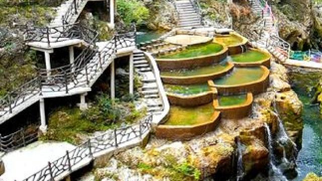 铜仁大峡谷，山高谷深水美，号称中国最迷人的峡谷。