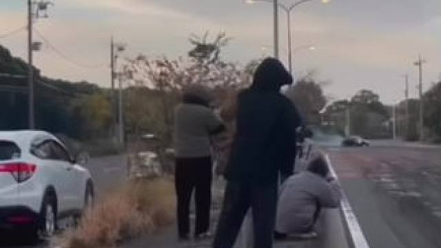 在这个赛道我强的可怕#弯道快才是真的快 #速度与激情 #危险动作请勿模仿 #漂移