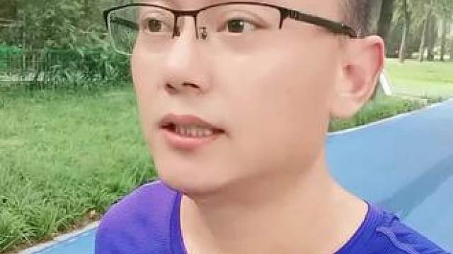 马拉松为什么如此火爆？ 是因为现在人吃饱了撑的？还是社会生活压力太大神经病多了？其实从跑马的主力人群