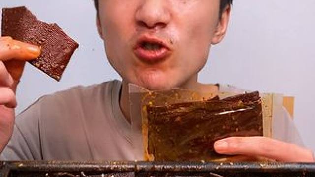 这个吃起来豆香浓郁嚼劲十足，喜欢豆制品零食的宝子千万不要错过辣#零食推荐 #无辣不欢 #辣条 #好吃