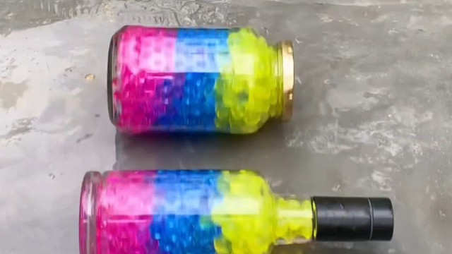 楼梯滚瓶子爆破解压时刻