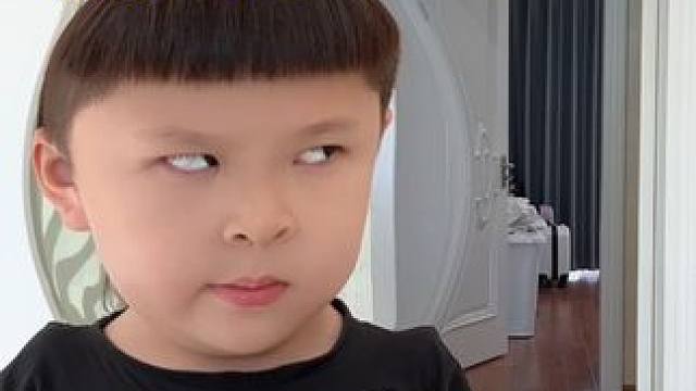 姥姥突然打来视频，得亏我反应及时，好险#拿捏人类幼崽的一百种方式 #人类高质量暑假 #小童学焕新 #