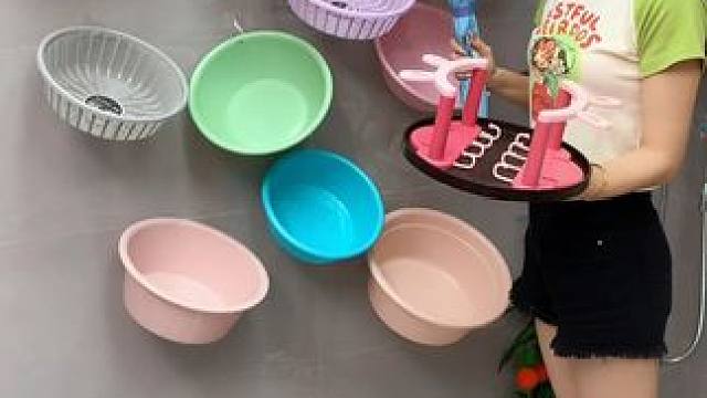 #兔耳脸盆架  可以收纳多个脸盆，家里的鞋刷都可以挂上去，还不占空间#免打孔  #小兔脸盆置物架