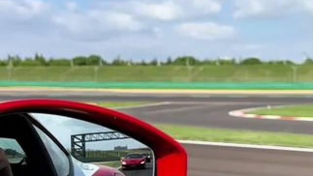 风和日丽.阳光明媚.大家国庆节快乐 #ferrari #顶级超跑 #法拉利 #国庆 #国庆节