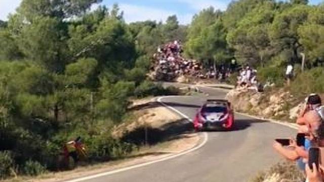 风沙疾驰，泥潭狂飙，拉力赛上见证内燃机的狂野与力量#wrc拉力赛