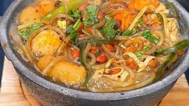 这就是我们山西的特色小吃，老式砂锅麻辣烫真的巨好吃#砂锅美食#山西美食 #砂锅麻辣烫