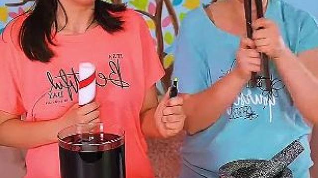 这老妈想要做啥啊，女儿老司机很惊讶 #外国人真会玩 #老外 