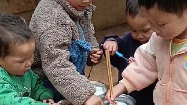 今天给四个孩子炒肉吃。#记录真实生活