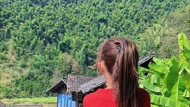 村里的人越来越少了，没有以前的热闹喧嚣，只剩下一些年迈的留守老人，再过几十年就没有农村了！#留守老人