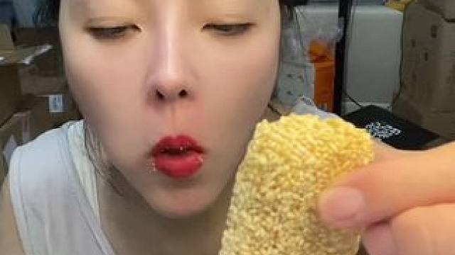 #哪些美食可以拯救没有食欲的日子 #谁懂这个视频对吃货的杀伤力 #深夜放毒系列之让你饿的睡不着 #爱