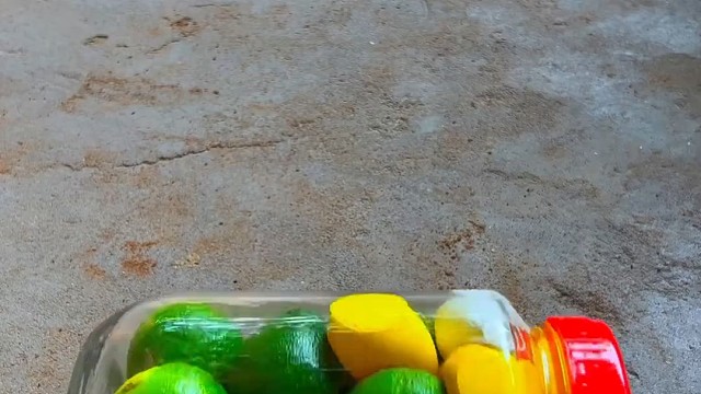 楼梯滚瓶子爆破解压时刻