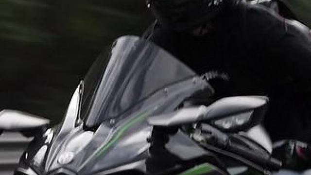 偷瞄我这么久，还没爱上我吗？