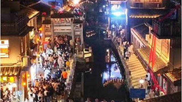 10月1日-7日，平阳坡南历史文化街区开街仪式暨凤凰市集，在坡南老街盛大启幕，活动内容：武状元巡游·