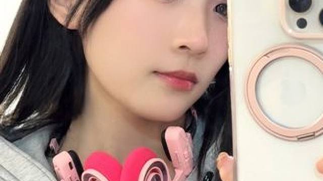 随时随地听歌的同时还是个穿搭神器，这个美式金属配色搭衣服真的太好看了#耳机 #whatplus #头