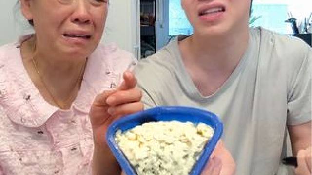 蓝纹奶酪很难闻 #搞笑 #日常