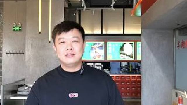 真正好吃的秘密揭晓！花小蛮坑烤羊用心打造每一道菜品。#花小蛮坑烤羊  #新鲜食材  #服务热情  #