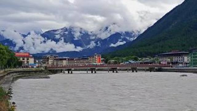 #长假建议去拉萨 #住进风景里 #旅行推荐官 #拉萨自带的宿命感有多强 #身体和灵魂总有一个在路上