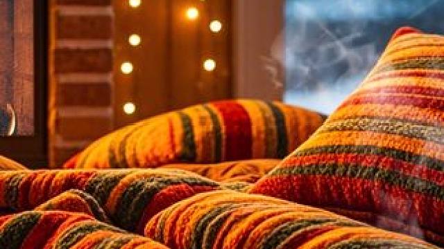 助眠视频，暴风雪夜的温暖小屋，有壁炉噼啪作响，风雪声 #白噪音 #助眠视频 #解压助眠 #助眠声音 