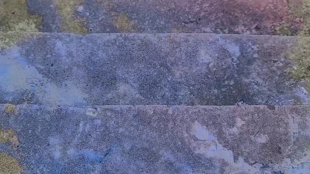 楼梯滚瓶子爆破解压时刻