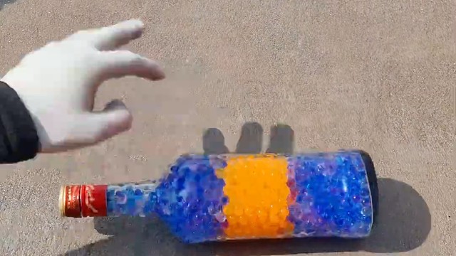 滚瓶子下刀山爆破解压时刻