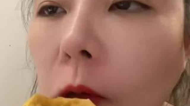 #哪些美食可以拯救没有食欲的日子 #谁懂这个视频对吃货的杀伤力 #此刻一位东北公主正在优雅的品尝东北