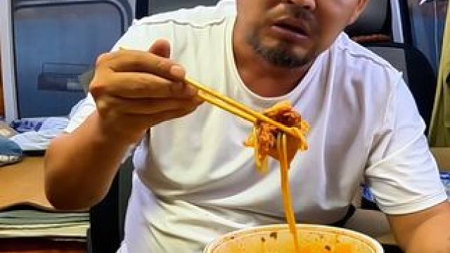 沙和尚在云南挑战广西爆辣螺蛳粉，看看能成功吗，下集#自驾游