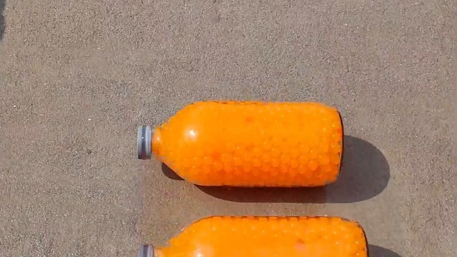 楼梯滚瓶子爆破解压时刻