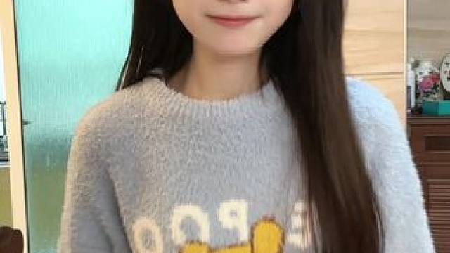 是否两个人足够扑捉爱的镜头～ #手势舞 #甜妹