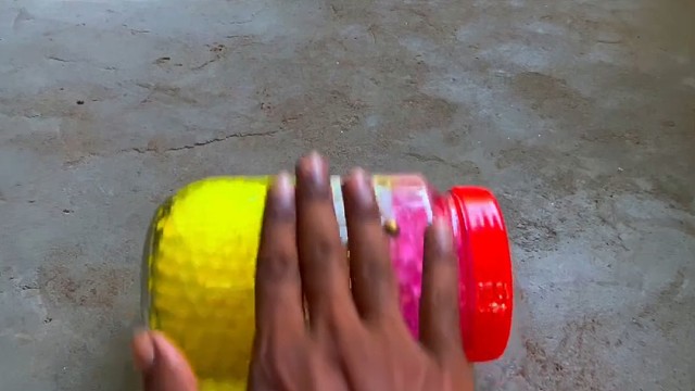 楼梯滚瓶子爆破解压时刻