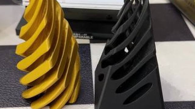 幼儿园：好解压啊~~ #玩个很新的东西 #解压玩具