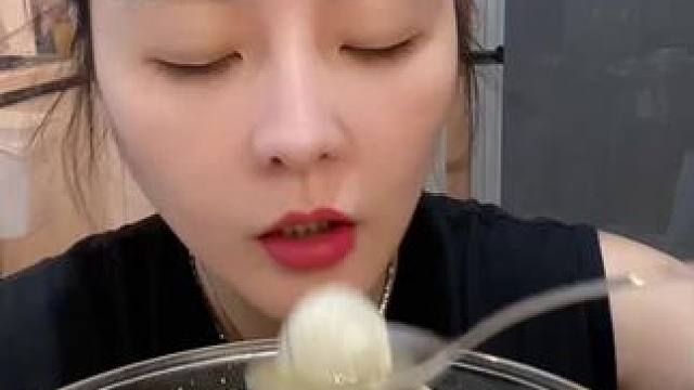 #哪些美食可以拯救没有食欲的日子 #谁懂这个视频对吃货的杀伤力 #多吃一口长肉少吃一口又不瘦 #此刻