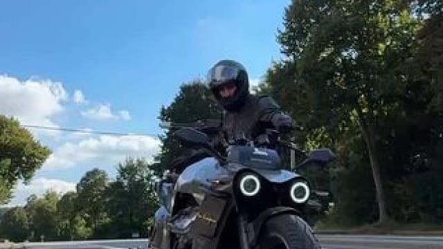 这车油耗不得了 #机车 #操作有风险请勿模仿