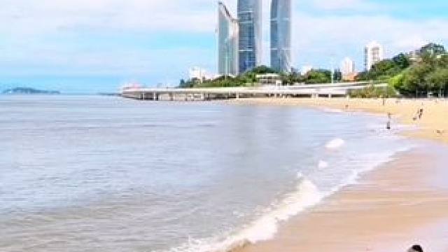 双子塔下风光美！#闽南语歌曲 #手机摄影 #厦门风景。