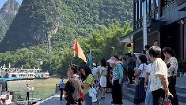 山青水秀好风光游山逛水看风景~