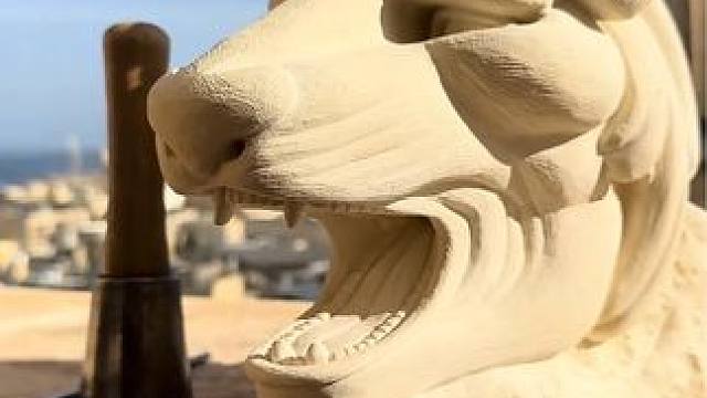 雕刻石狮#dou上热门 #是时候展现真正的技术了 #专业的事情交给专业人去做