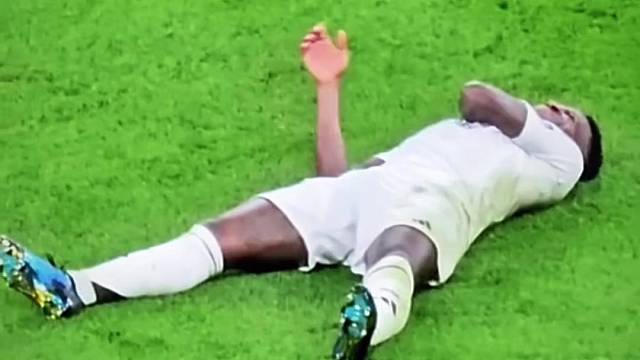 皇马伤不起了，小七和卡瓦哈尔接连受伤离场