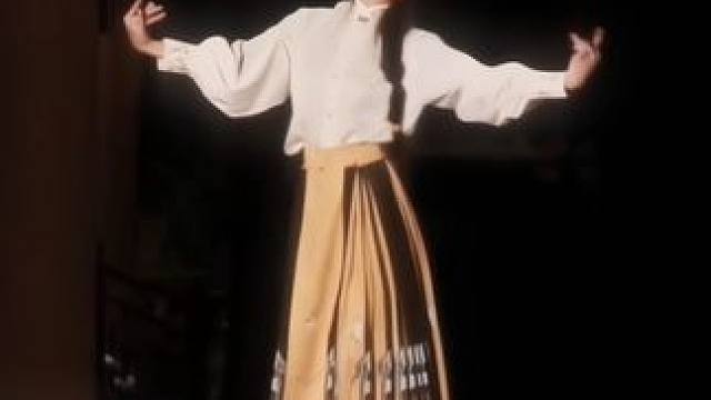 你憔悴，我替你明媚#翻跳 #古典舞 #牵丝戏 #马面裙