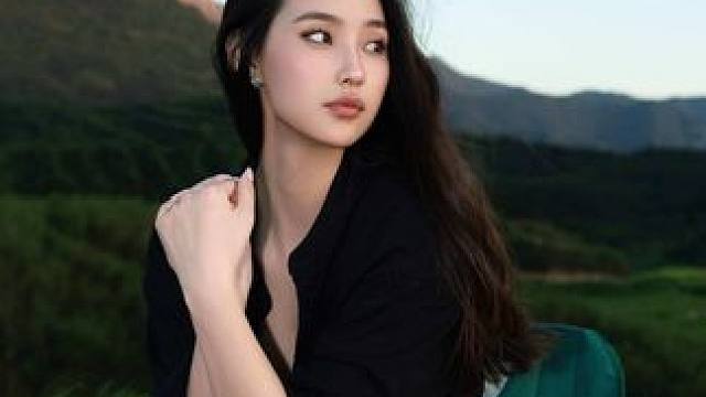 拍照出片含金量高全靠p图顶着#p图 #氛围感拍照 #拍照姿势 #变美小技巧 #户外