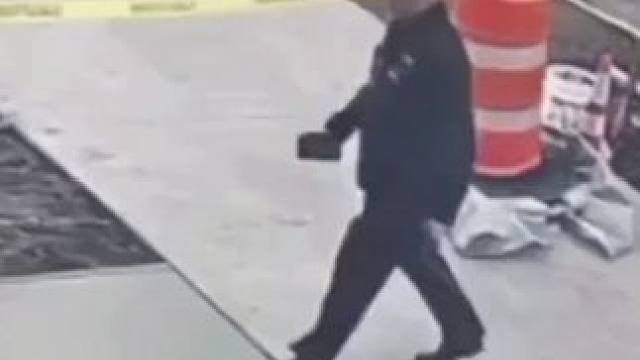 大爷:我说我不是故意的有人信吗#搞笑 #看一遍笑一遍 #专治不开心