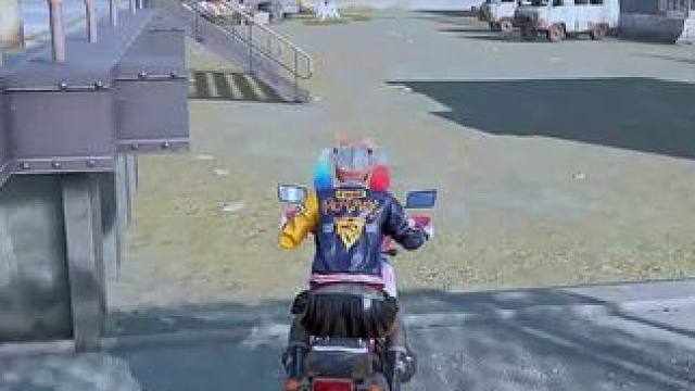 #PUBG假期吃鸡派对 #2024鸡斯卡星火计划 摩托车的正确使用方法！