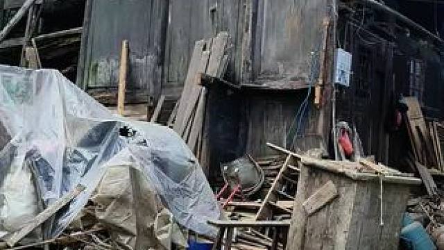 看到这古宅不禁潸然泪下……
当年一定也是何等的风光！人一生到底在追求什么？匆匆忙忙几十载，功名利禄，