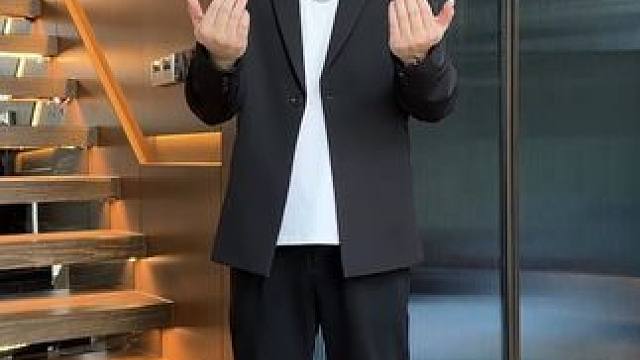 #胖男生穿搭  #气质轻熟风  #休闲西装  #穿出高级感